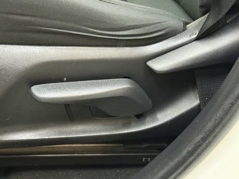 Used 2019 Toyota RAV4 LE w/ Carpet Mat Package AWD/4WD image 26