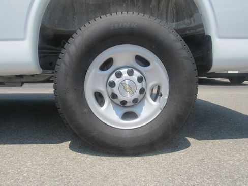 Used 2025 Chevrolet Express 2500 w/ Driver Convenience Package RWD image 6