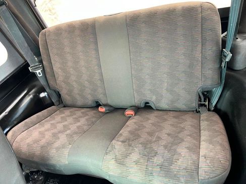 Used 2005 Jeep Wrangler Rubicon AWD/4WD image 11