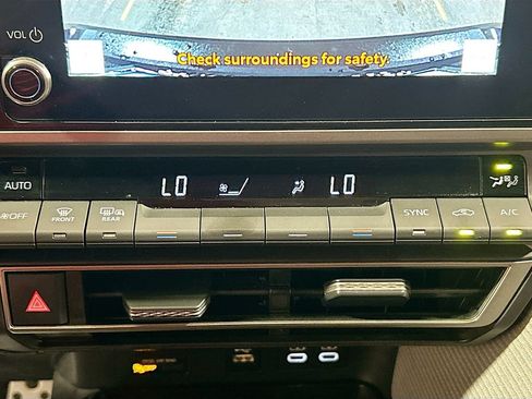 Used 2025 Toyota Camry SE w/ Convenience Package FWD image 13
