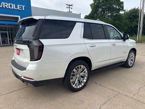 Used 2025 Chevrolet Tahoe High Country AWD/4WD image 3