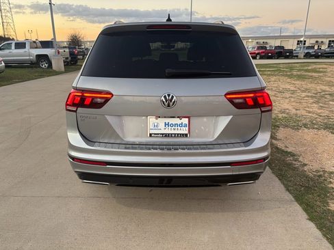 Used 2021 Volkswagen Tiguan SE R-Line image 7