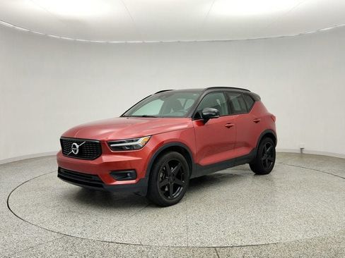 Used 2019 Volvo XC40 T5 R-Design AWD/4WD image 1