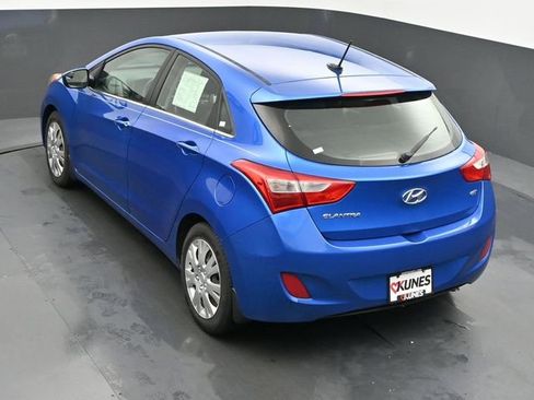 Used 2017 Hyundai Elantra GT image 36