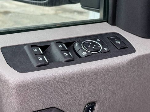 Used 2017 Ford F250 XLT w/ XLT Premium Package image 25