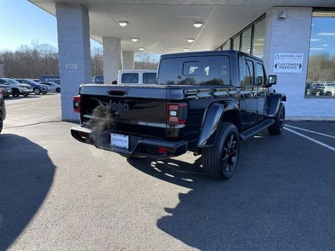 Used 2023 Jeep Gladiator Overland image 5