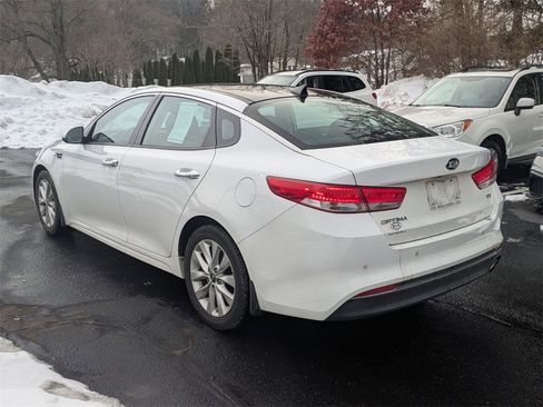 Used 2018 Kia Optima EX w/ Premium Package image 4