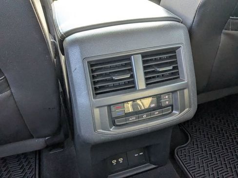 Used 2021 Volkswagen Atlas SE image 21