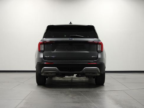 Used 2026 Ford Explorer Platinum AWD/4WD image 5
