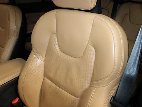 Used 2023 Volvo XC90 T8 Ultimate image 9