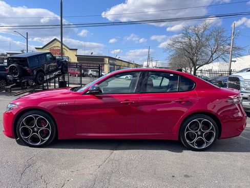 Used 2024 Alfa Romeo Giulia Veloce image 4
