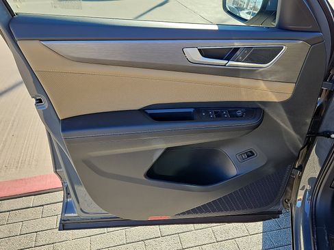 New 2026 Volkswagen Atlas Cross Sport SE image 14