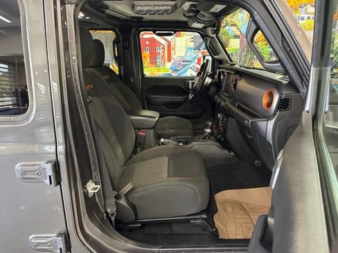 Used 2022 Jeep Gladiator Mojave w/ Cold Weather Group AWD/4WD image 50