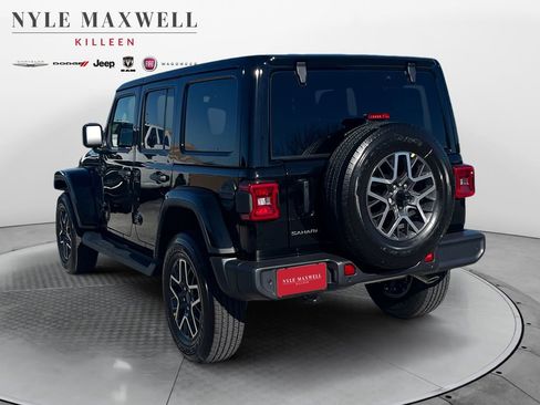 New 2026 Jeep Wrangler Unlimited Sahara AWD/4WD image 14