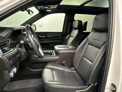 Used 2021 GMC Yukon Denali w/ Denali Premium Package AWD/4WD image 23