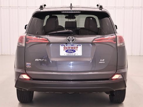 Used 2018 Toyota RAV4 LE w/ Carpet Mat Package AWD/4WD image 9