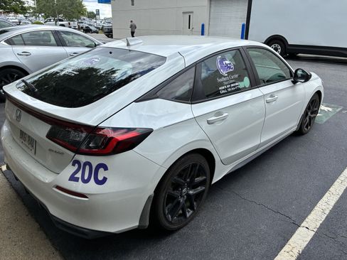 Used 2025 Honda Civic Sport image 8
