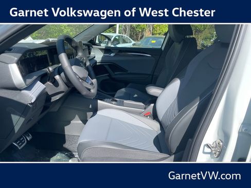 New 2026 Volkswagen Tiguan SE R-Line AWD/4WD image 9
