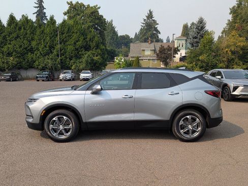 Used 2024 Chevrolet Blazer LT w/ Convenience Package FWD image 2