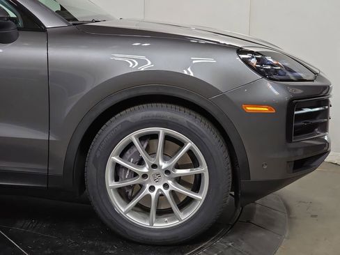 Certified 2024 Porsche Cayenne Coupe image 11