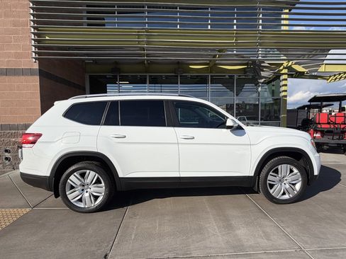 Used 2019 Volkswagen Atlas SE w/ Panoramic Sunroof Package image 9