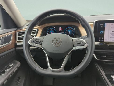 Certified 2025 Volkswagen Atlas SE w/ Black Wheel Package AWD/4WD image 22
