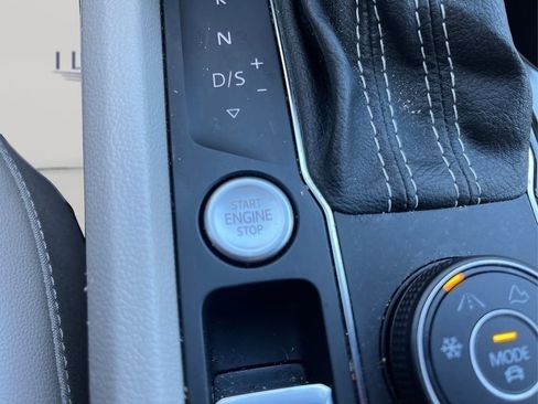 Used 2022 Volkswagen Atlas SE w/ Panoramic Sunroof Package image 40