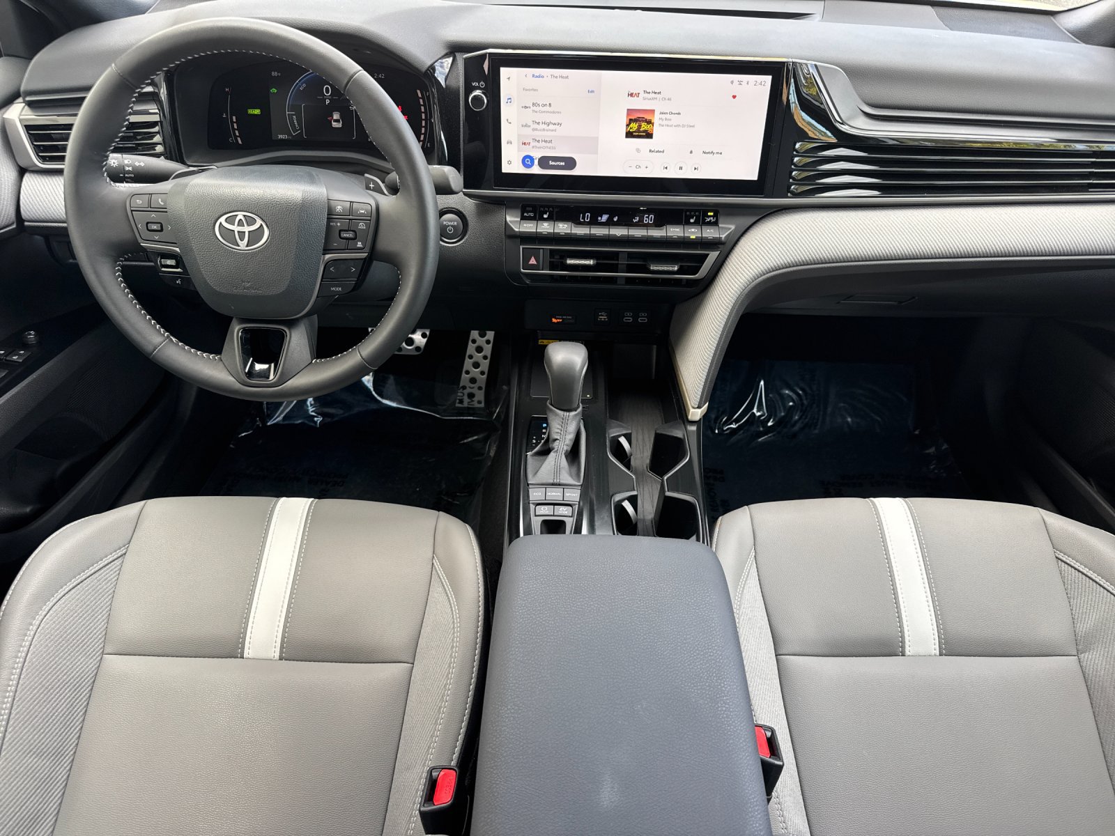 Used 2026 Toyota Camry SE w/ Multimedia Upgrade Package FWD image 13