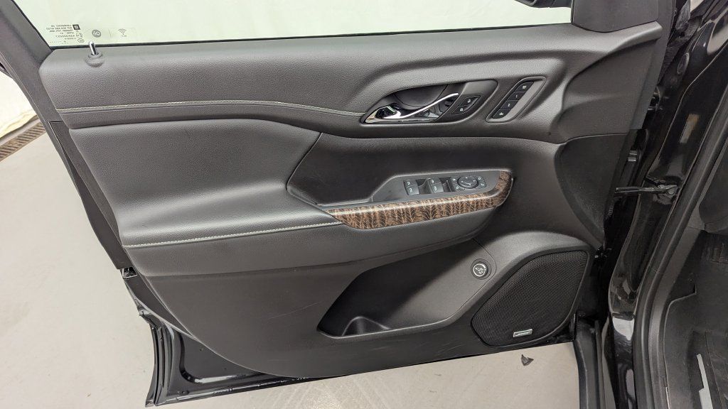 Used 2023 GMC Acadia Denali w/ LPO, Floor Liner Package FWD image 29