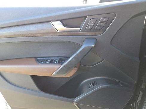 Used 2018 Audi Q5 2.0T Premium Plus w/ Premium Plus Package image 34