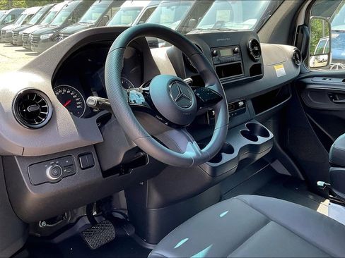 New 2025 Mercedes-Benz Sprinter 2500 image 5