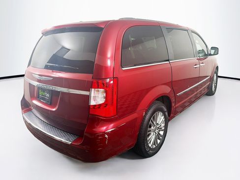 Used 2015 Chrysler Town & Country Touring-L w/ Driver Convenience Group FWD image 9