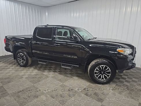 Used 2020 Toyota Tacoma SR image 1