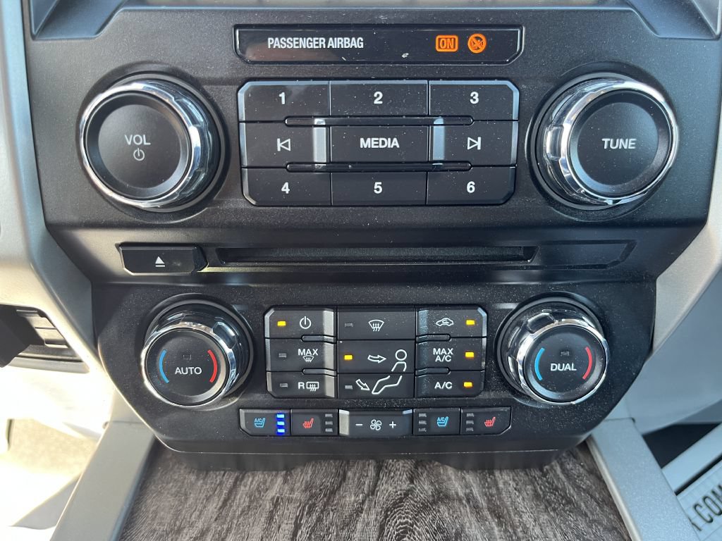 Used 2018 Ford F350 Lariat w/ Lariat Value Package AWD/4WD image 28