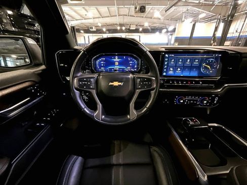 Used 2024 Chevrolet Silverado 1500 High Country AWD/4WD image 17