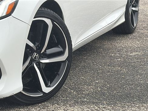 Used 2020 Honda Accord Sport image 3