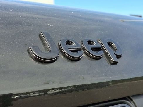 Used 2023 Jeep Grand Cherokee L Limited w/ Luxury Tech Group II image 30