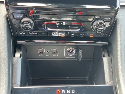 New 2026 Jeep Grand Cherokee Laredo AWD/4WD image 31