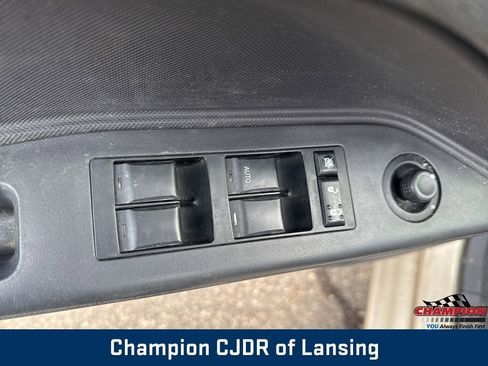 Used 2009 Dodge Caliber SXT image 16