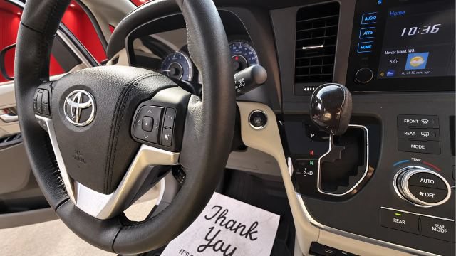 Used 2017 Toyota Sienna XLE w/ XLE Navigation Package FWD image 29