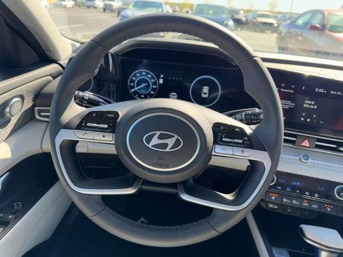 Certified 2024 Hyundai Elantra Limited image 13