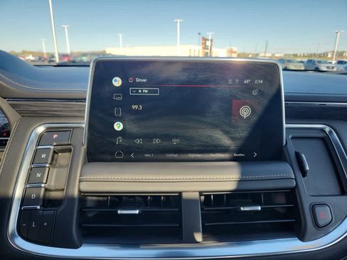 Used 2022 GMC Yukon SLT w/ SLT Luxury Package image 28