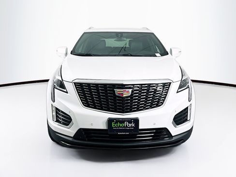 Used 2025 Cadillac XT5 Luxury FWD image 2