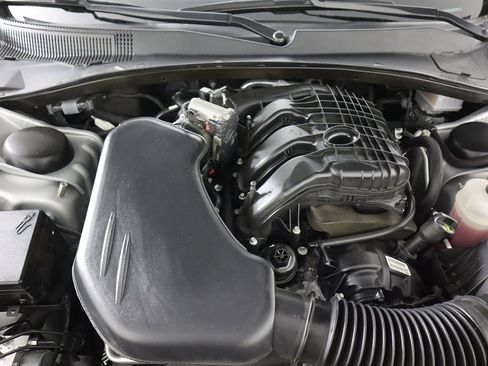 Used 2023 Chrysler 300 Touring w/ Sport Appearance Package image 17