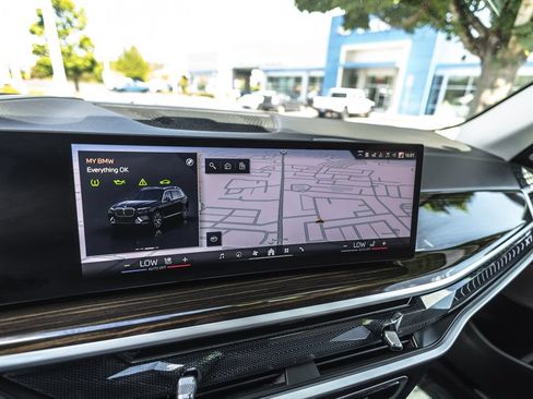 Used 2024 BMW X7 xDrive40i AWD/4WD image 13