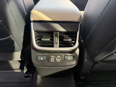 Certified 2025 Subaru Outback Limited image 40