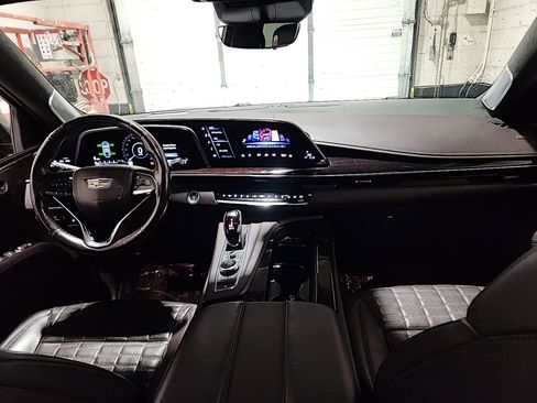 Used 2023 Cadillac Escalade ESV Sport Platinum w/ LPO, ONYX Package image 9