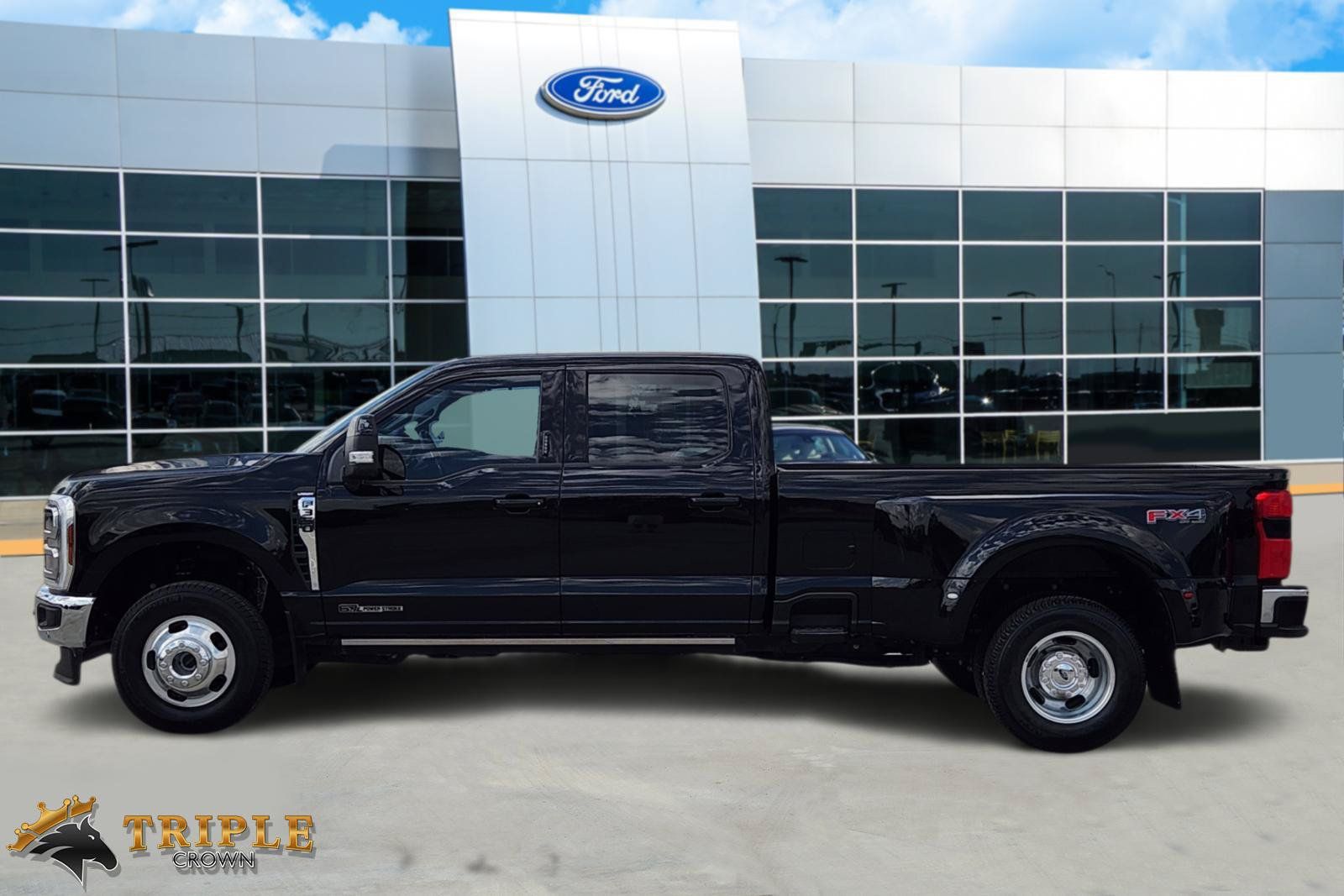Certified 2024 Ford F350 Lariat w/ Lariat Ultimate Package AWD/4WD image 3