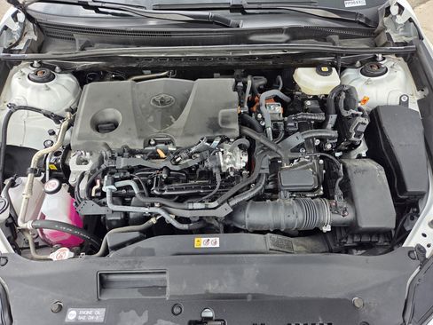 Used 2025 Toyota Camry LE FWD image 11