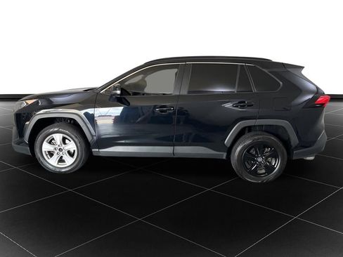Used 2021 Toyota RAV4 XLE FWD image 2